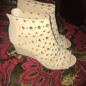 MK heels
